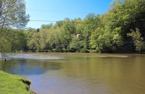 Grassy Creek Cottage | Cabin ∙ 3 bedrooms ∙ 6 guests