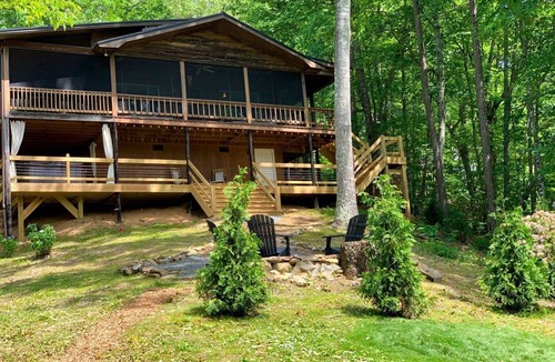 Robbinsville Cabin | Cabin ∙ 3 bedrooms ∙ 7 guests