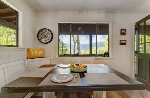 Robbinsville Cabin | Cabin ∙ 3 bedrooms ∙ 7 guests