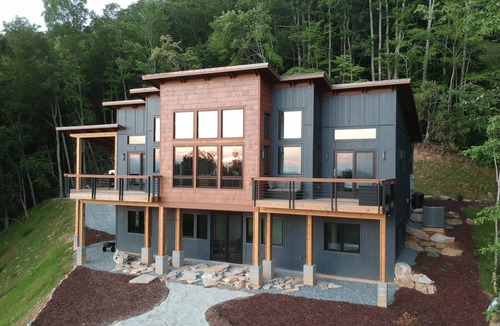 Bryson City Cabin | Cabin ∙ 3 bedrooms ∙ 6 guests