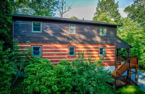 Boone Cabin | Cabin ∙ 3 bedrooms ∙ 10 guests