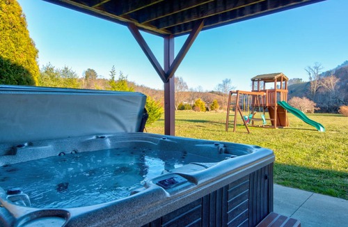Todd Cabin | Cabin ∙ 3 bedrooms ∙ 10 guests