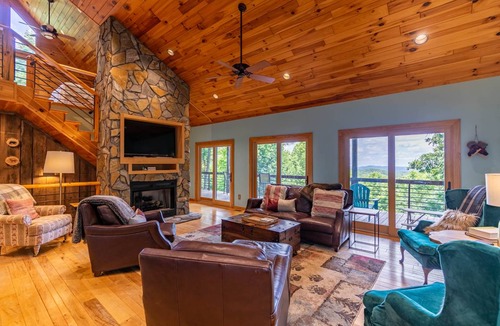 Lenoir Cabin | Cabin ∙ 3 bedrooms ∙ 12 guests