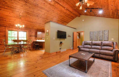Whittier Cabin | Cabin ∙ 3 bedrooms ∙ 7 guests