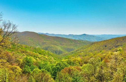 Blowing Rock Cabin | Cabin ∙ 4 bedrooms ∙ 8 guests