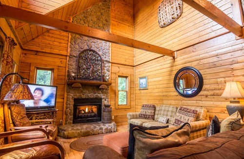 Boone Cabin | Cabin ∙ 4 bedrooms ∙ 9 guests