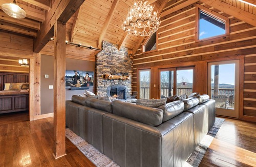 Seven Devils Cabin | Cabin ∙ 4 bedrooms ∙ 13 guests