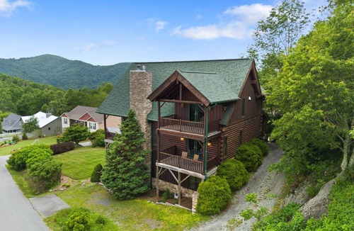 Seven Devils Cabin | Cabin ∙ 4 bedrooms ∙ 14 guests
