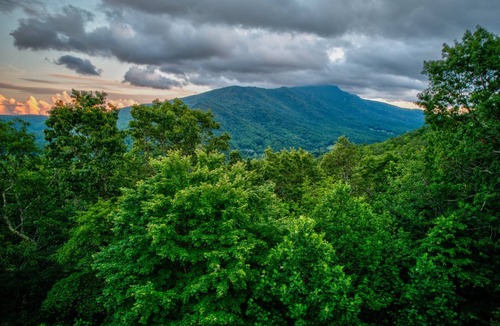 Seven Devils Cabin | Cabin ∙ 4 bedrooms ∙ 10 guests