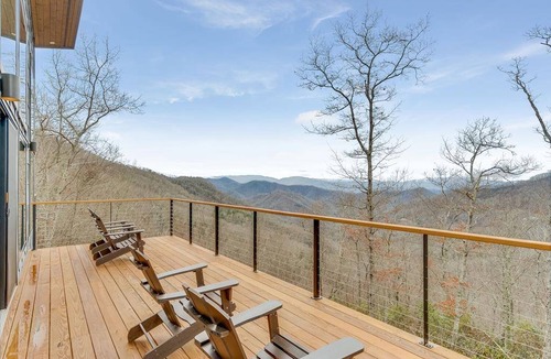 Bryson City Cabin | Cabin ∙ 4 bedrooms ∙ 6 guests