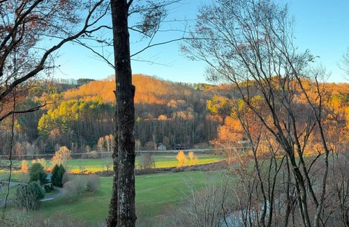 Boone Cabin | Cabin ∙ 4 bedrooms ∙ 13 guests