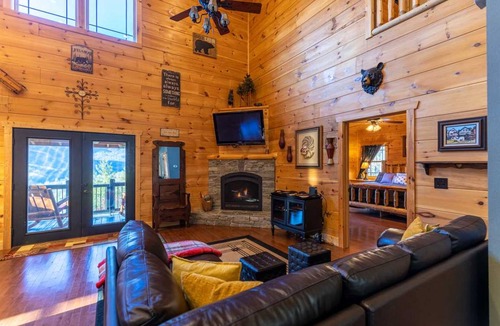 Frank Cabin | Cabin ∙ 4 bedrooms ∙ 8 guests