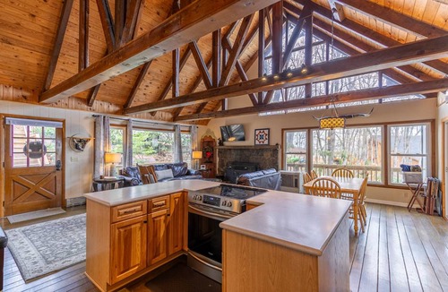 Fleetwood Cabin | Cabin ∙ 4 bedrooms ∙ 12 guests