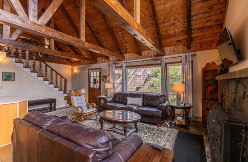 Fleetwood Cabin | Cabin ∙ 4 bedrooms ∙ 12 guests