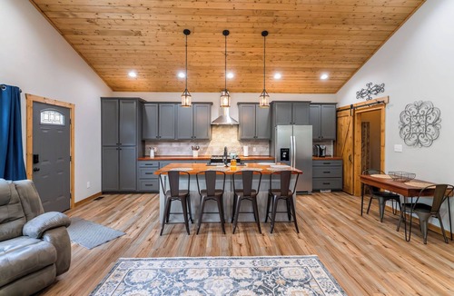 Moravian Falls Cabin | Cabin 4, the delightful Happy Cabin in the heart of Moravian Falls, NC