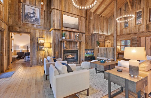Linville Falls Cabin | Cabin ∙ 5 bedrooms ∙ 14 guests