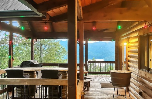 Bryson City Cabin | Cabin ∙ 5 bedrooms ∙ 11 guests