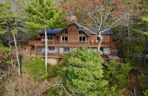 Apple Ridge Cabin | Cabin ∙ 5 bedrooms ∙ 10 guests