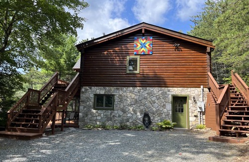 Apple Ridge Cabin | Cabin ∙ 5 bedrooms ∙ 10 guests