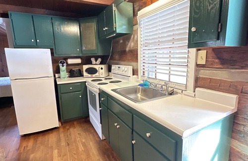 Valley Creek Run Cabin | Cabin 5 - Rustic cabin in Pioneer Village, Great Smoky Mountains NC