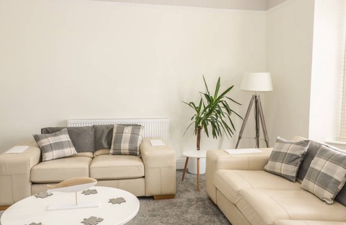 Llandudno Cottage | Cabin ∙ 6 bedrooms ∙ 12 guests