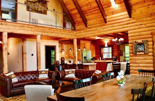 Lake Lure Cabin | Cabin, hot tub, High Speed Internet, fire pit, resort, hiking, boating,spa,golf
