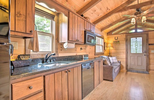 Mill Spring Cabin | Cabin in Mill Spring Near Parker-Binns Winery