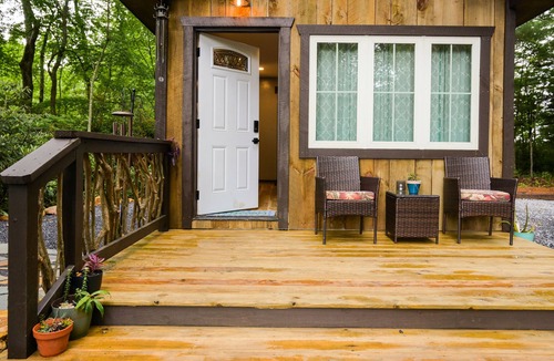 Fairview Cabin | Cabin in the woods of Fairview. 20 minutes to Asheville.