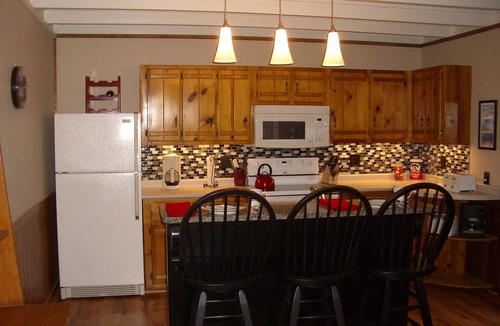 Murphy Cabin | Cabin on Hiawassee River 1 Mile from Campbell Folk School