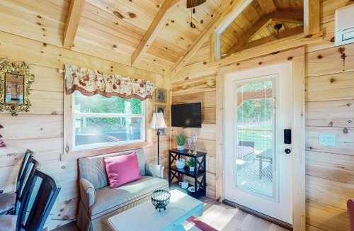 Mars Hill House | Cabin on Loye & Sunrise Cabin