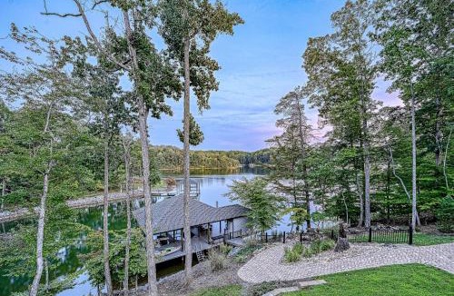 Moneta House | Cabin on the Cove - Luxe Lakefront Pet Friendly Cabin on 5 acres with huge dock