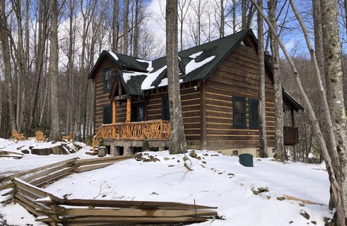 Beech Mountain Cabin | Cabin Retreat! Peaceful, Dog Friendly, Seasonal Views!