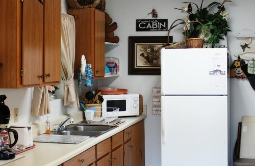 Franklin Cabin | Cabin - River Nearby - Rates ($70/Night, $400/Weekly, $1000/Monthly) WIFI