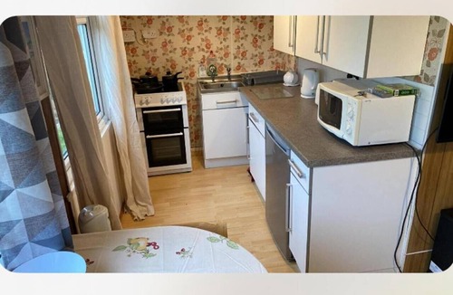 Padstow Cabin | Cabin Sleeps 4 With Parking