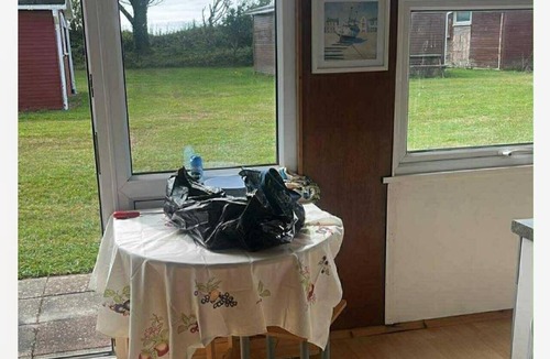 Padstow Cabin | Cabin Sleeps 4 With Parking