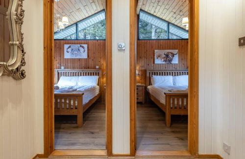 Hallington House | Cabin W Hot Tub, Sauna, King Beds, National Park