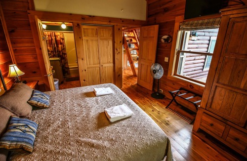 Mountain City Cabin | Cabin with Long Range Mountain Views