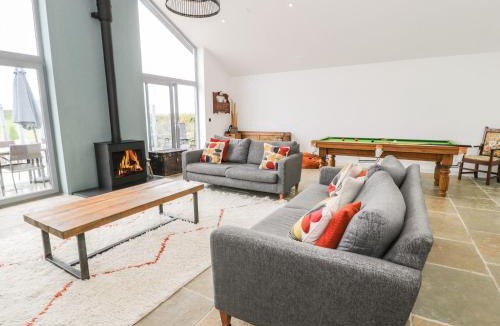 Pentraeth House | Cae Sam