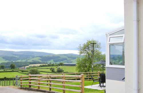 Pontdolgoch House | Caesamson