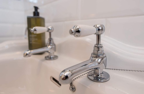 Harrogate Hotel | Cairn Hotel