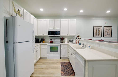 Calabash Condo | Calabash Condo w/Patio + Golf Course Views!