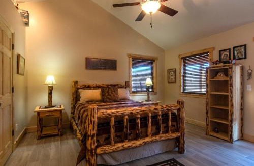 Bryson City House | Calhoun House Inn & Suites
