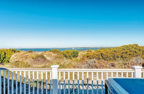 West Beach House | Call Ahead to Heat the Pool! Waterfront retreat!