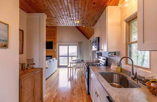 Apple Ridge House | Calling Me Home- Stunning views, hot tub, gameroom, close to Blowing Rock!