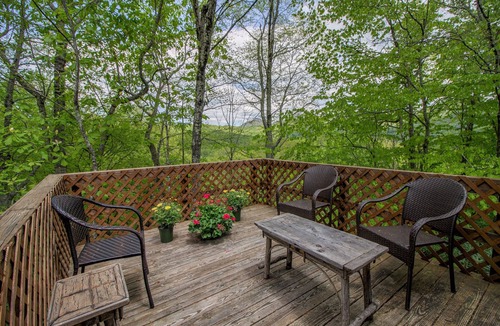 Sugar Mountain Condo | 'Camp Chestnut' - 200 Yards to Sugar Clubhouse!