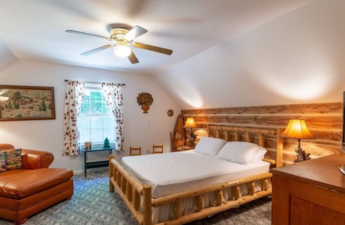 Tuckasegee Cottage | Camp Ruby on Cedar Cliff Lake is the perfect mountain getaway!