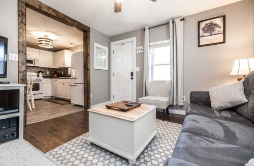 Balfour House | Camryn's Cottage