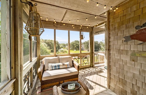 Brigands' Bay House | Canal Front, Dog Friendly, Dock & Hot Tub