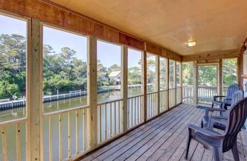 Brigands' Bay House | Canal Front Home in Beautiful Brigands Bay, Pet Friendly