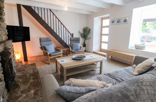 Redruth House | Candle Croft